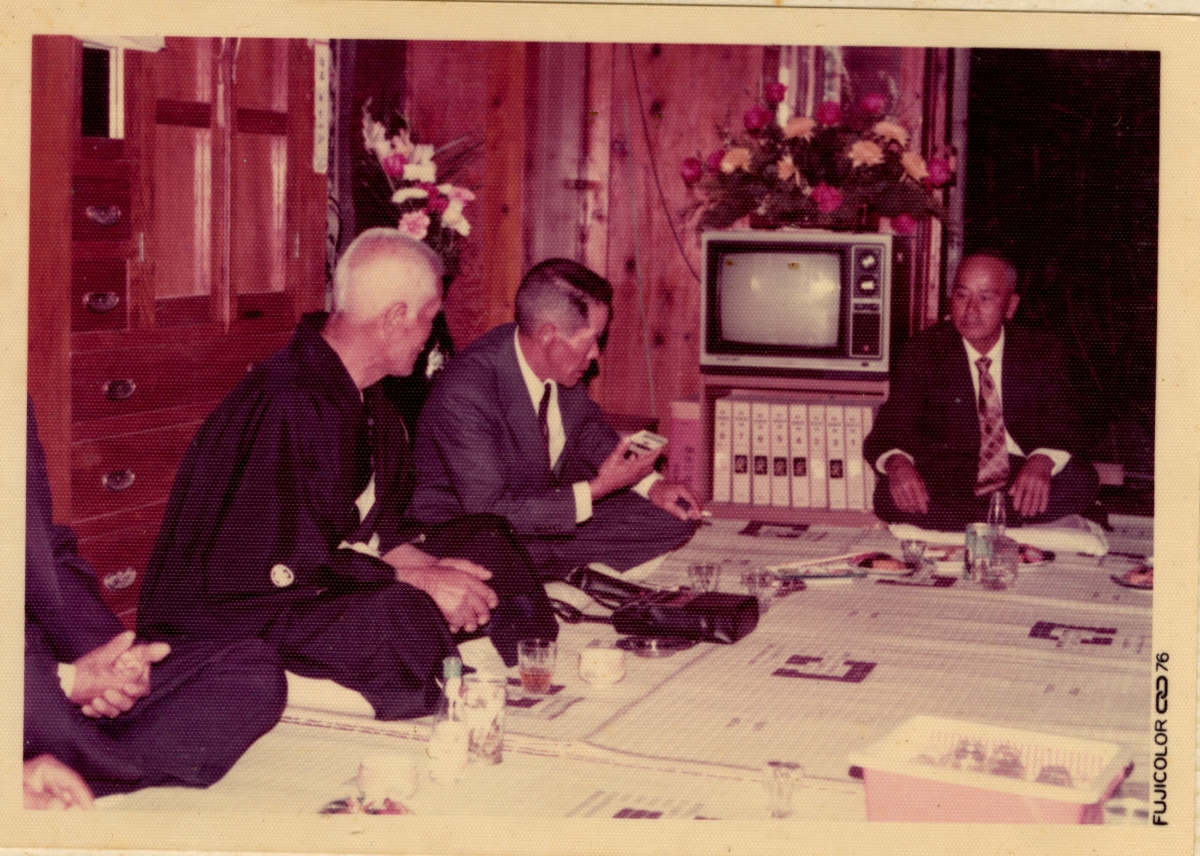 2024年度に知念字吉富で収集した写真14点を公開